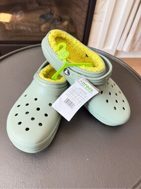 CROCS Kids Fleece-Lined Clog in Mint and Yellow